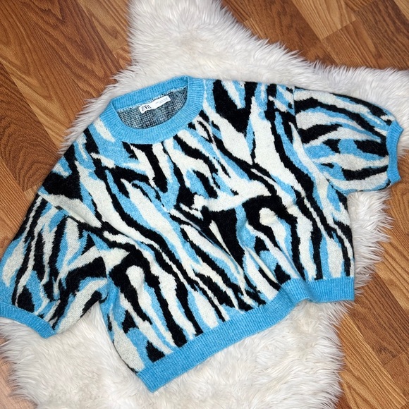 Zara Zebra Print Short Sleeves Sweater - Picture 8 of 9